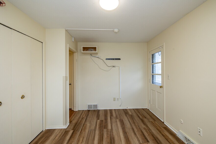 More Photos Of 7997 Wesley Dr, Strongsville Apartments For Sale