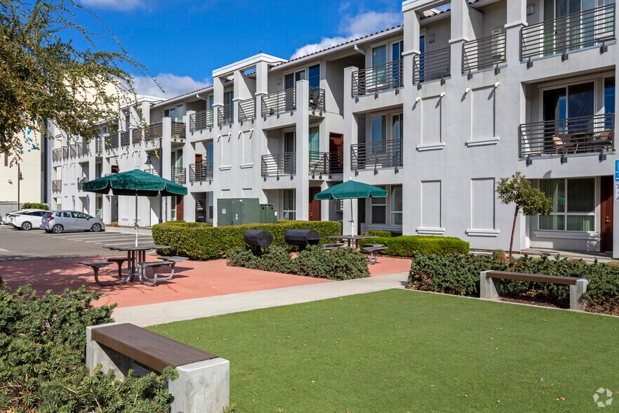 More Photos Of 1560 Fulton St, Fresno Apartments For Sale