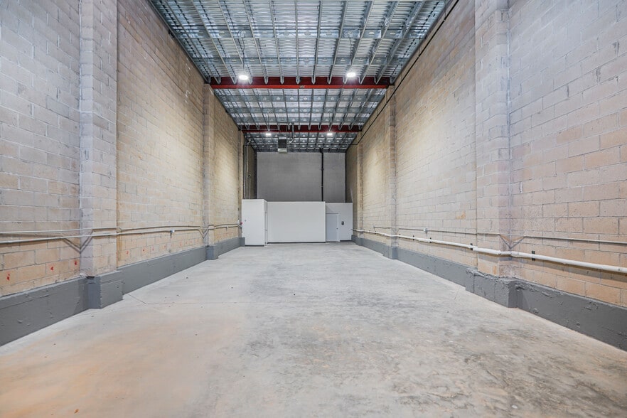 More Photos Of 155 Fillmore St, Staten Island Warehouse For Lease