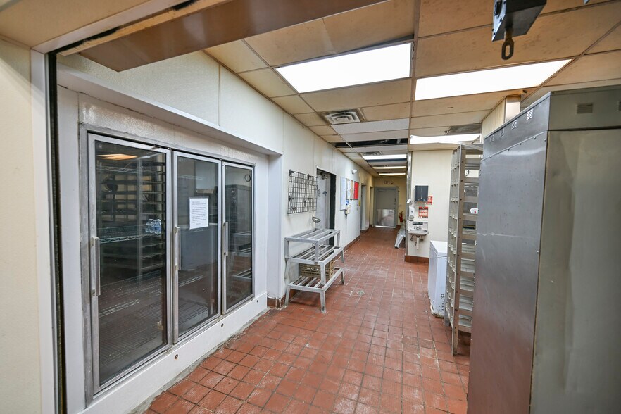 More Photos Of 2508 W 7th Ave, Corsicana Restaurant For Lease