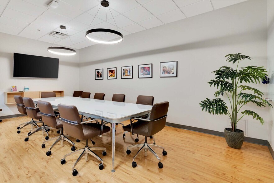 More Photos Of 3000 Race St, Fort Worth Office For Lease