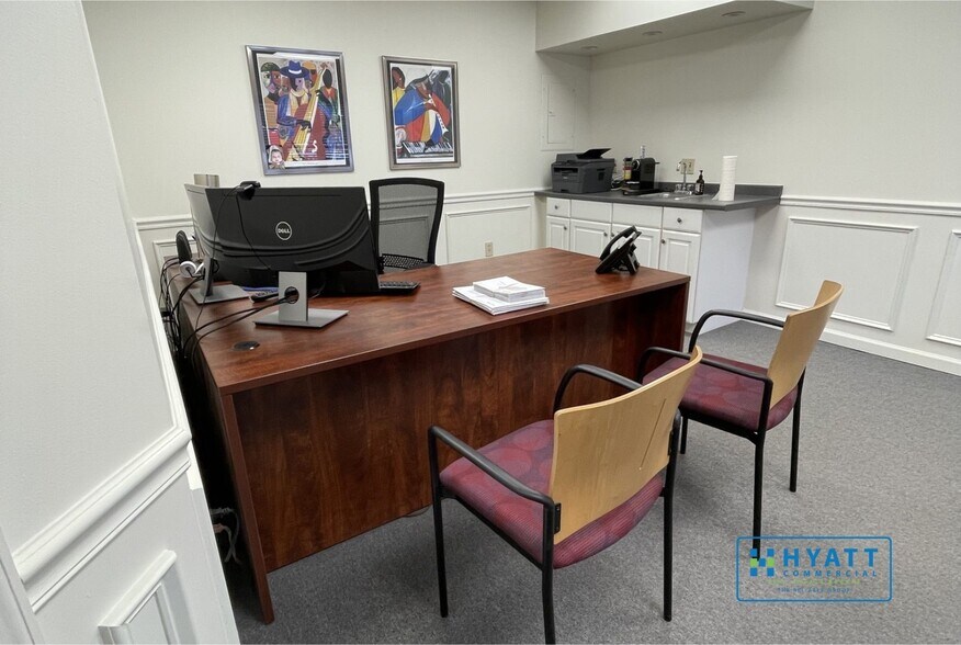 More Photos Of 821 W Benfield Rd, Severna Park Medical For Lease