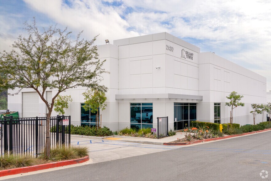 More Photos Of 2480 Palisades Dr, Corona Warehouse For Lease