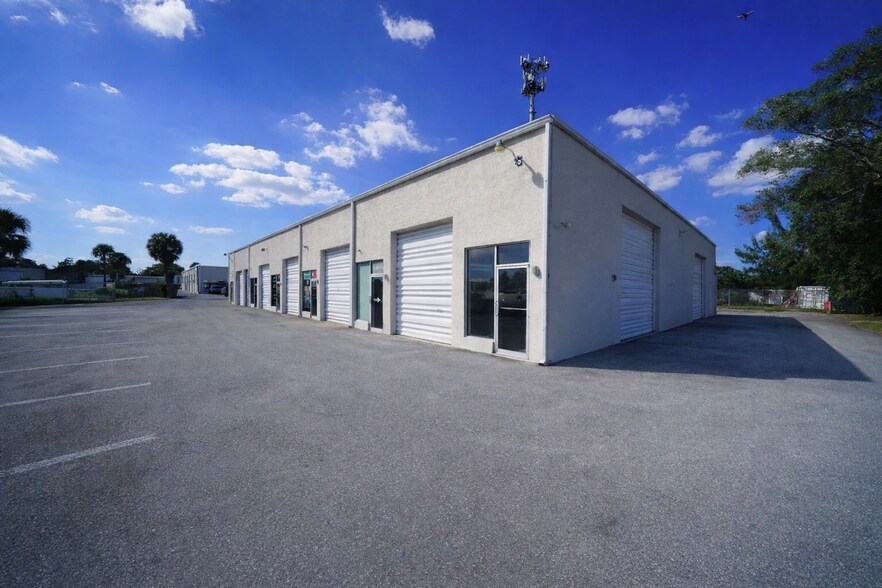 More Photos Of 8233 Gator Ln, West Palm Beach Warehouse For Lease