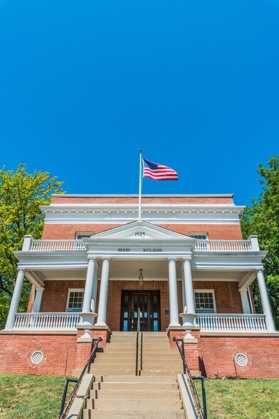 More Photos Of 1923 N Classen Blvd, Oklahoma City Office For Sale