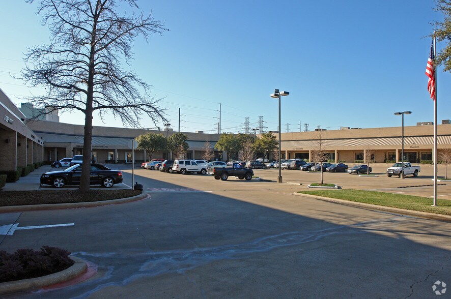 More Photos Of 1025 N Stemmons Fwy, Dallas Unknown For Sale