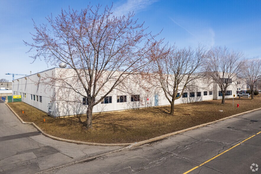More Photos Of 330 Av Avro, Pointe-claire Warehouse For Sale