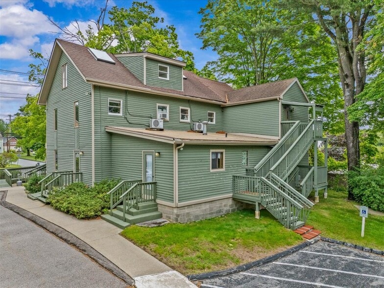 More Photos Of 200 W Town St, Norwich Office For Sale