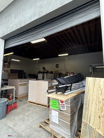 More Photos Of 3358 F St, San Diego Warehouse For Lease