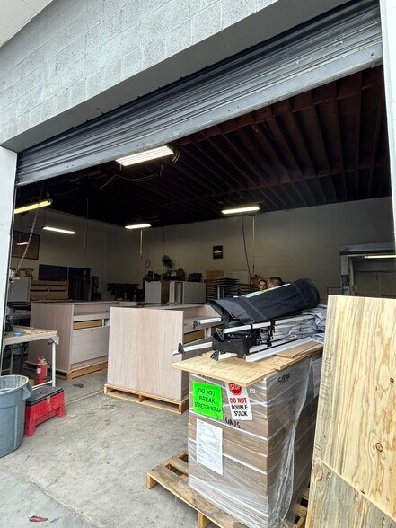 More Photos Of 3358 F St, San Diego Warehouse For Lease