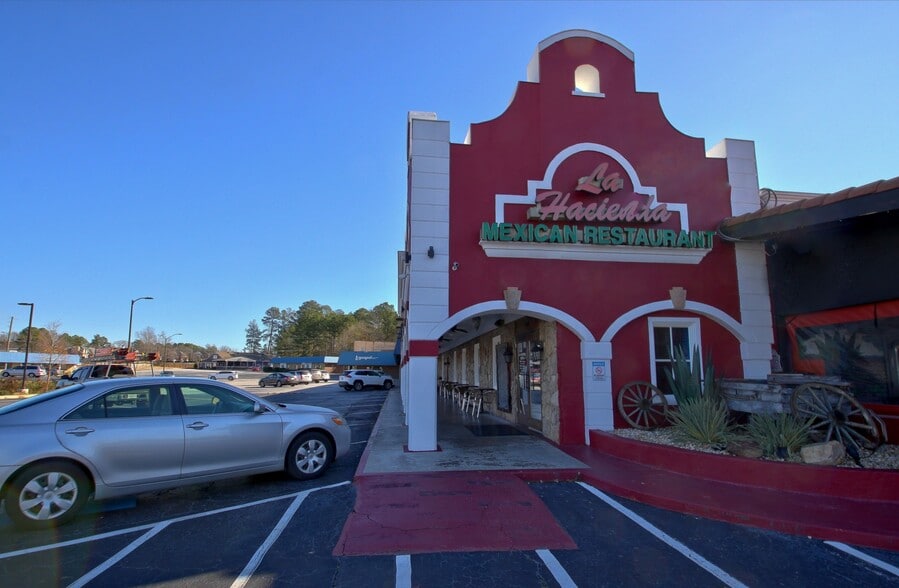 More Photos Of 365-409 Fayette Pl, Fayetteville General Retail For Lease