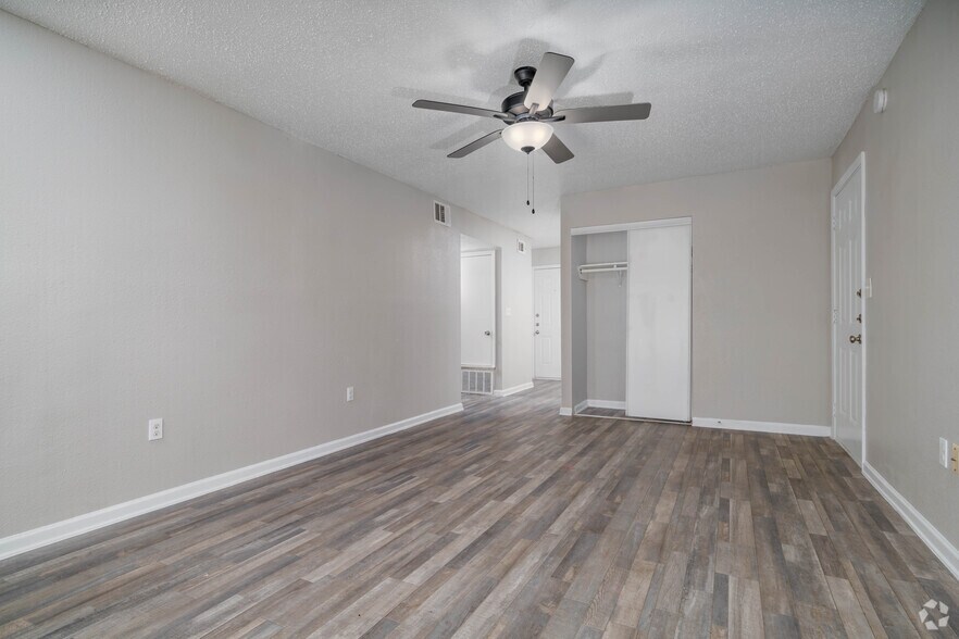 More Photos Of 3102 Hillcrest Dr, San Antonio Multifamily For Sale