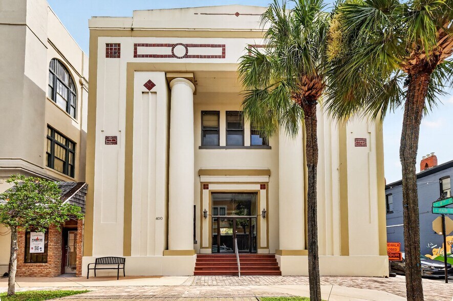 Primary Photo Of 400 W Main St, Leesburg Serviced Offices For Sale