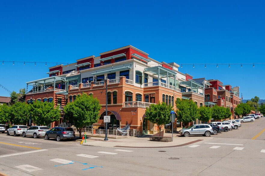 More Photos Of 703 Lincoln Ave, Steamboat Springs Apartments For Sale