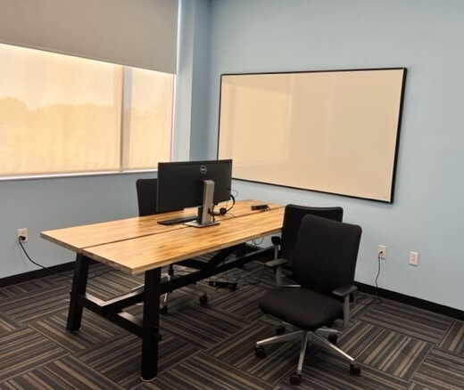 More Photos Of 694 Motor Pky, Hauppauge Unknown For Lease