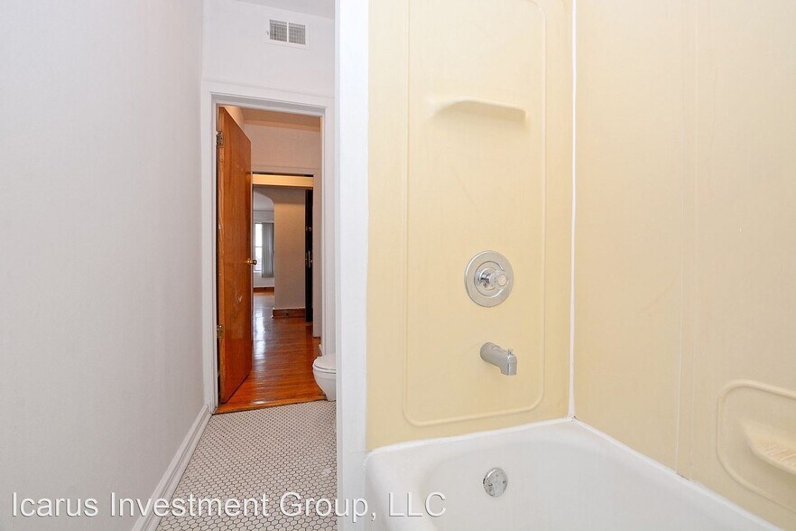 More Photos Of 6237-6245 S Kedzie Ave, Chicago Multifamily For Sale