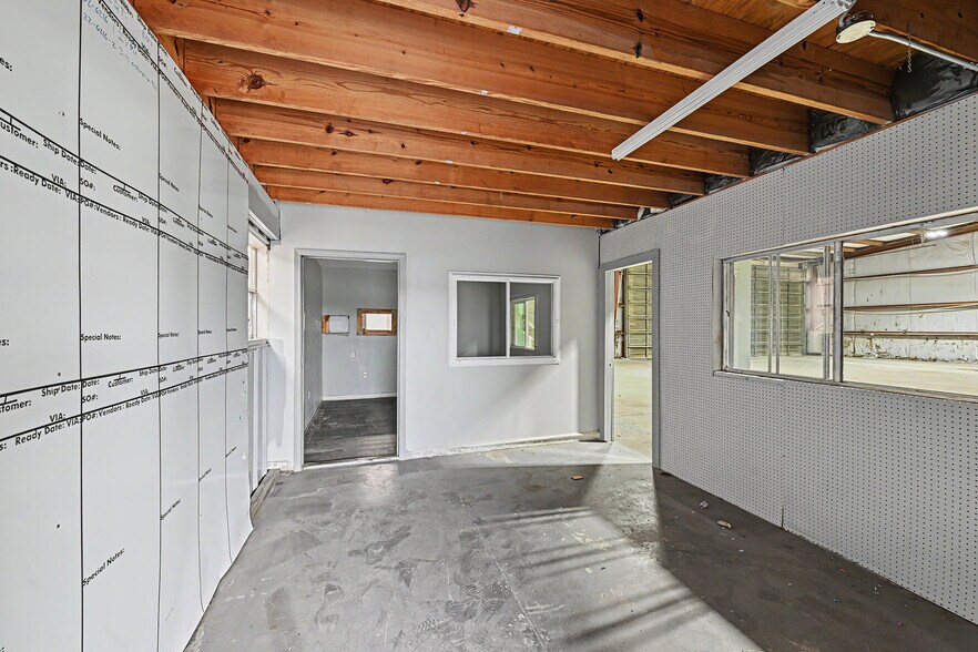 More Photos Of 11421 Interstate 10 E, Baytown Service For Lease