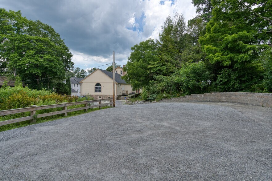 More Photos Of 14 Pine St, Stockbridge Schools For Sale