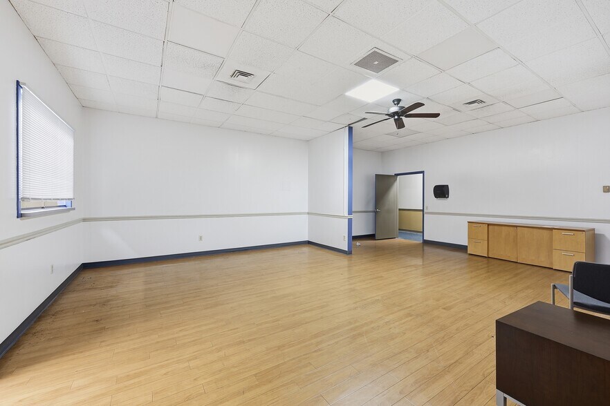 More Photos Of 899 E Broad St, Columbus Medical For Lease
