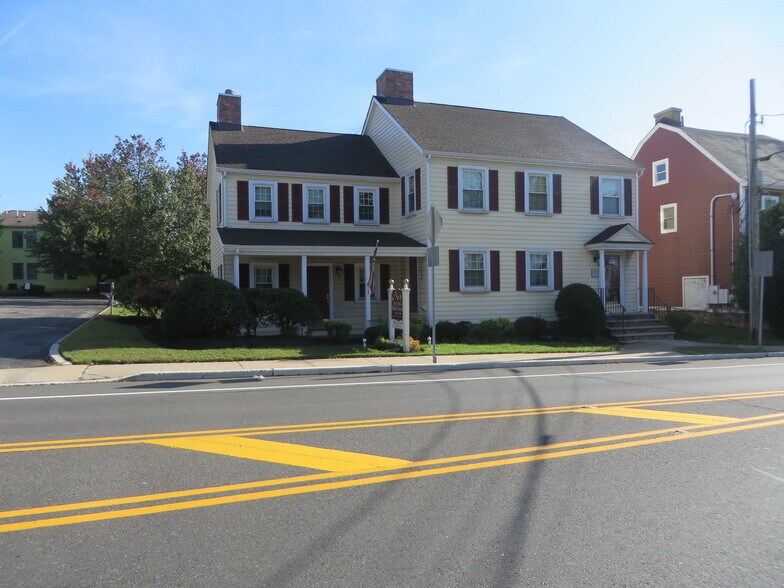 More Photos Of 264 US 202/206, Bedminster Storefront Retail Office For Lease