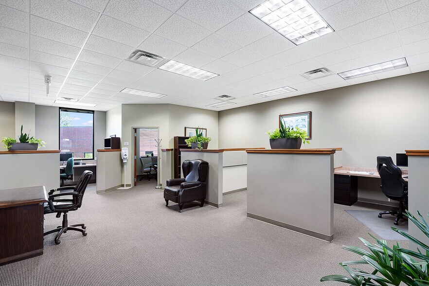More Photos Of 3000-3026 Eastpoint Pky, Louisville Medical For Sale
