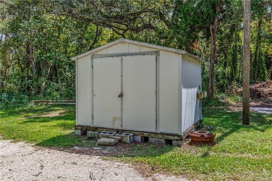 More Photos Of 6617 Riverside Dr, Yankeetown Marina For Sale