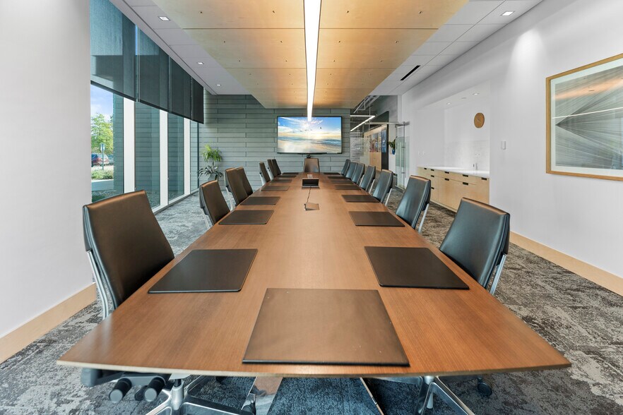 More Photos Of 2839 Northgate Dr, Iowa City Office For Sale