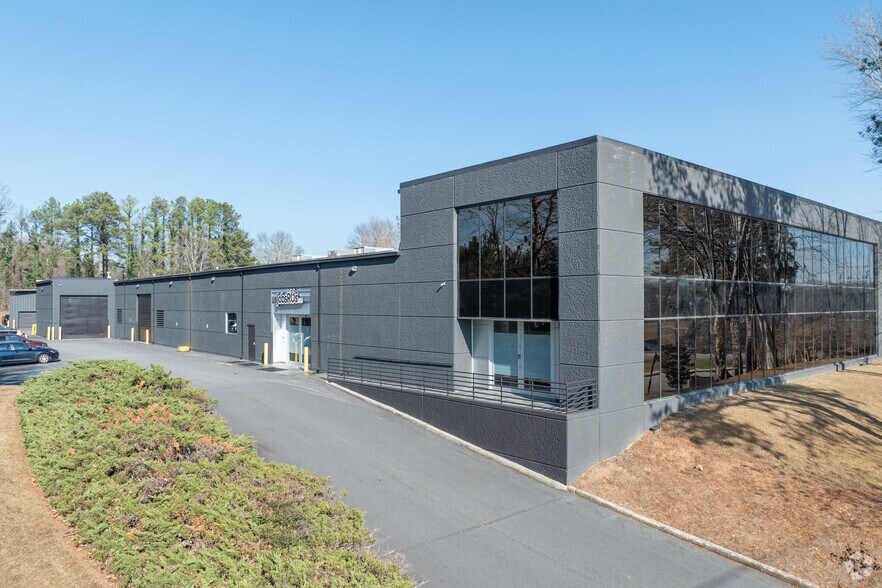 More Photos Of 710 Morgan Falls Rd, Atlanta Loft Creative Space For Sale