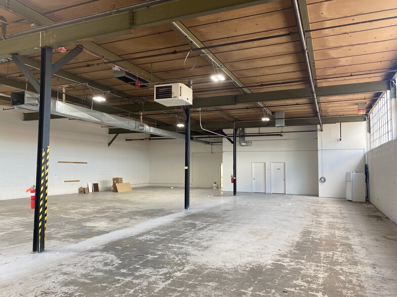 More Photos Of 63-65 Austin Blvd, Commack Warehouse For Lease