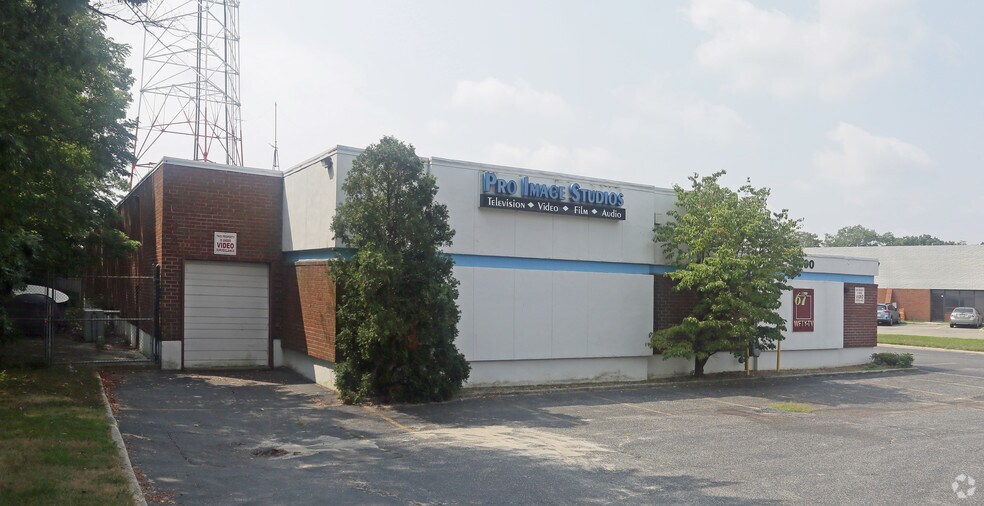 More Photos Of 3200 Express Dr S, Islandia Warehouse For Sale