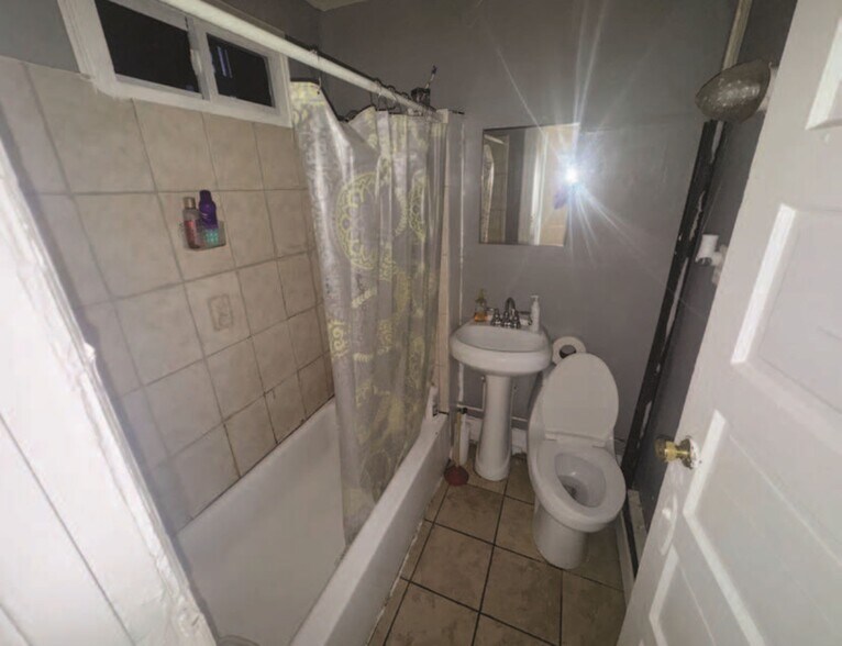 More Photos Of 27-29 Bond St, Hartford Apartments For Sale