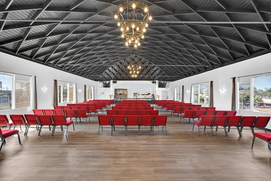 More Photos Of 7101 Menlo Ave, Los Angeles Religious Facility For Sale