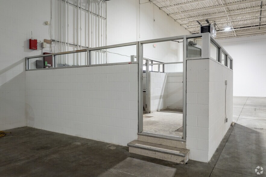 More Photos Of 3201 N Ridge Rd E, Ashtabula Freestanding For Lease