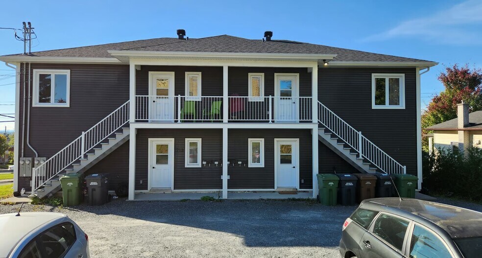 Primary Photo Of 715 Rue De La Bruère, Sherbrooke Apartments For Sale
