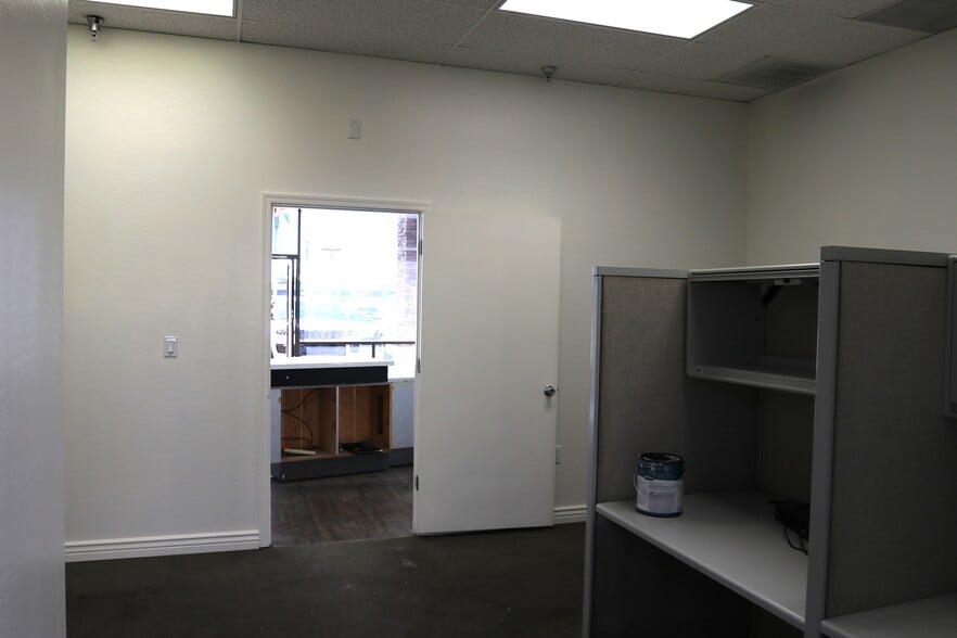 More Photos Of 4830 E Main St, Mesa General Retail For Sale