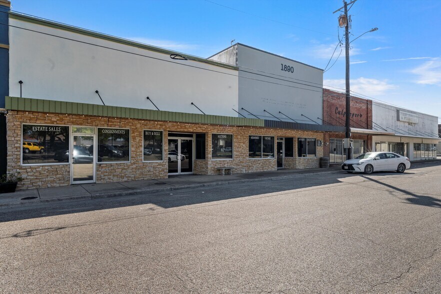 More Photos Of 107 W Main St, Cameron Storefront Retail Office For Lease