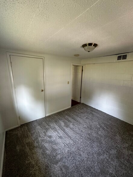 More Photos Of 1355 3rd Ave, Marion Multifamily For Sale