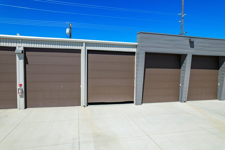 More Photos Of 49751 Oates Ln, Coachella Parking Garage For Sale