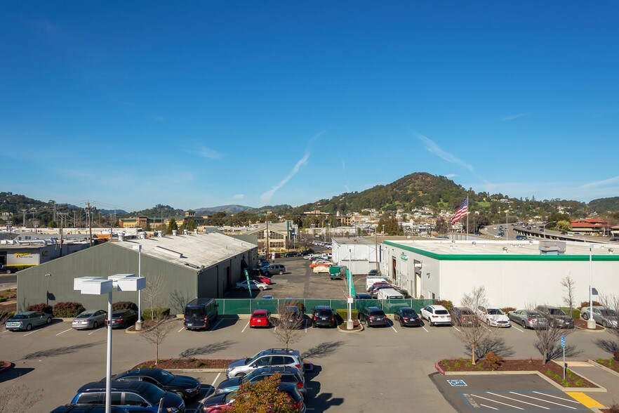 More Photos Of 654 Irwin St, San Rafael Service For Lease