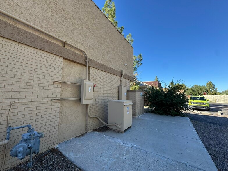 More Photos Of 1361 N Alma School Rd, Chandler Restaurant For Lease