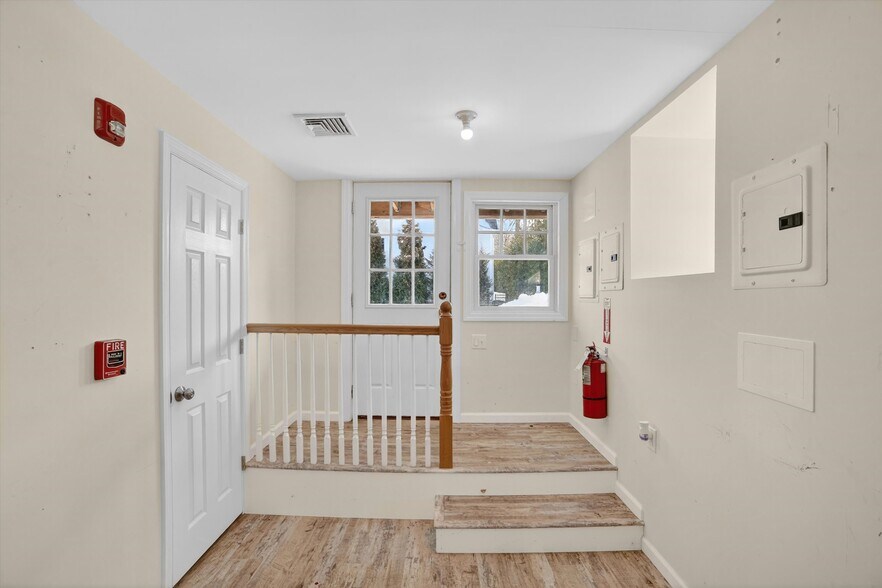 More Photos Of 470 Main St, Armonk Office For Sale