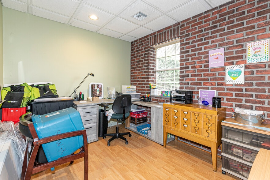 More Photos Of 550 N Country Rd, Saint James Office For Sale