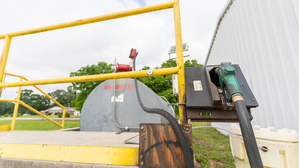 More Photos Of 565 Thomas St, Camilla Industrial For Sale