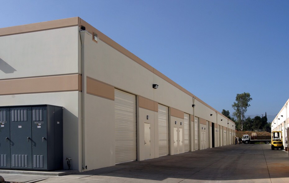 More Photos Of 502 Chaney St, Lake Elsinore Warehouse For Lease