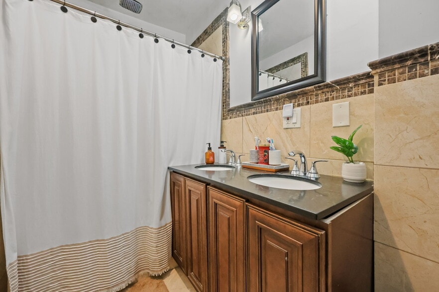 More Photos Of 1831 Paulding Ave, Bronx Land For Sale