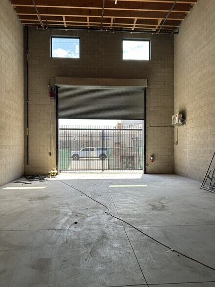 More Photos Of 547 Gladys Ave, Los Angeles Research And Development For Lease