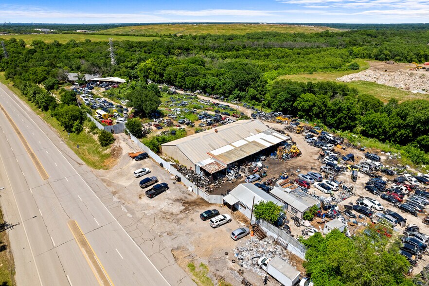 More Photos Of 10466 Central Expy, Dallas Auto Salvage Facility For Sale