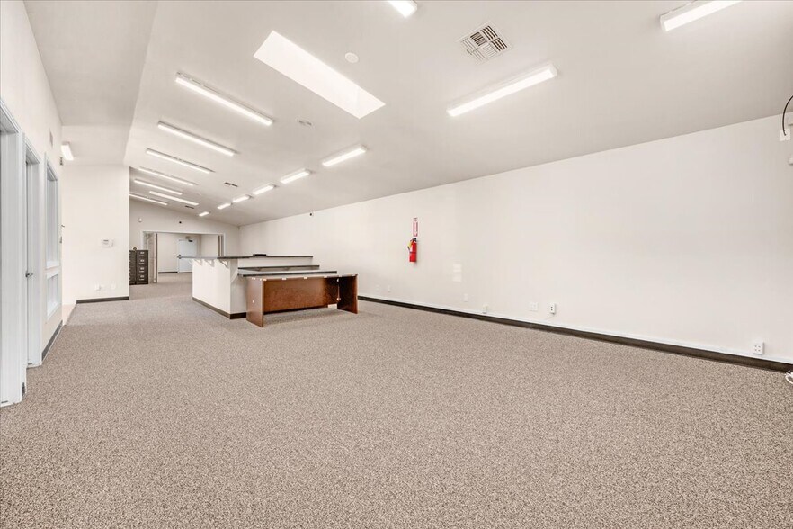 More Photos Of 324-330 Bullard Ave, Clovis Office For Sale