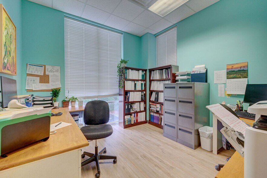 More Photos Of 1717 Shipyard Blvd, Wilmington Medical For Lease