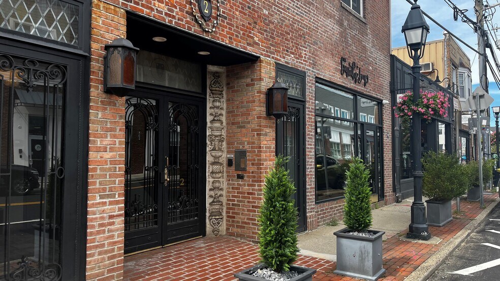 More Photos Of 1-3 Main St 2-4 4th Ave, Bay Shore Apartments For Sale